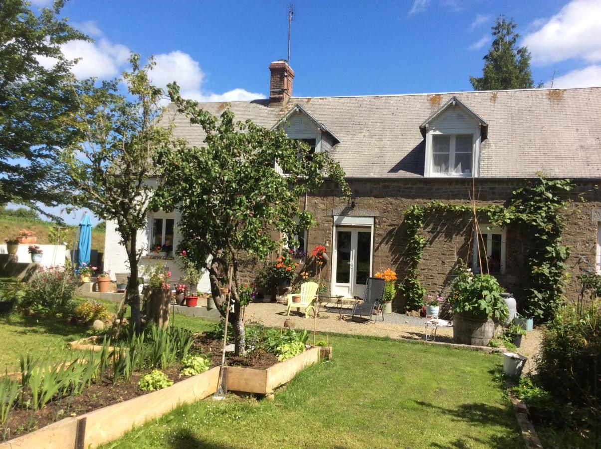 Le Chalange Bed and Breakfast Lapenty Exteriör bild