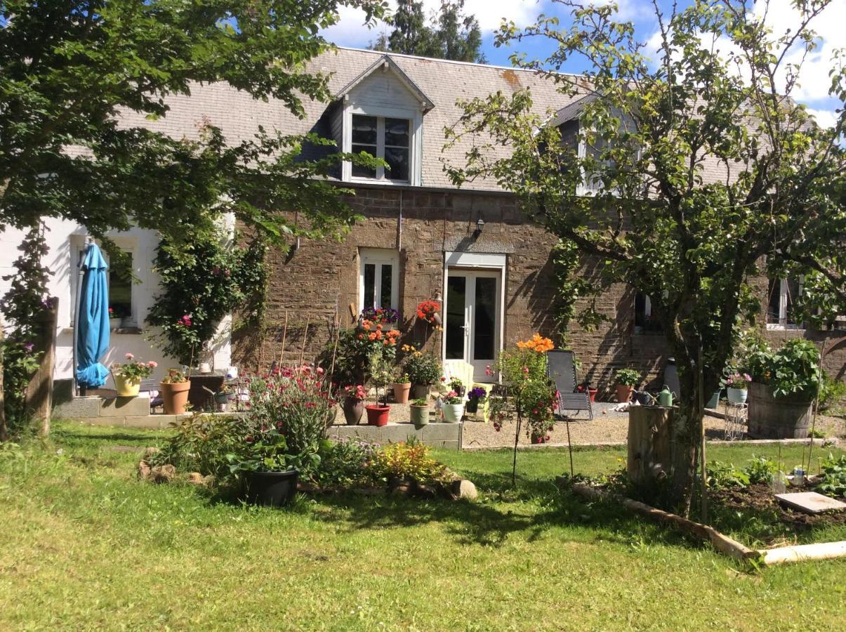 Le Chalange Bed and Breakfast Lapenty Exteriör bild